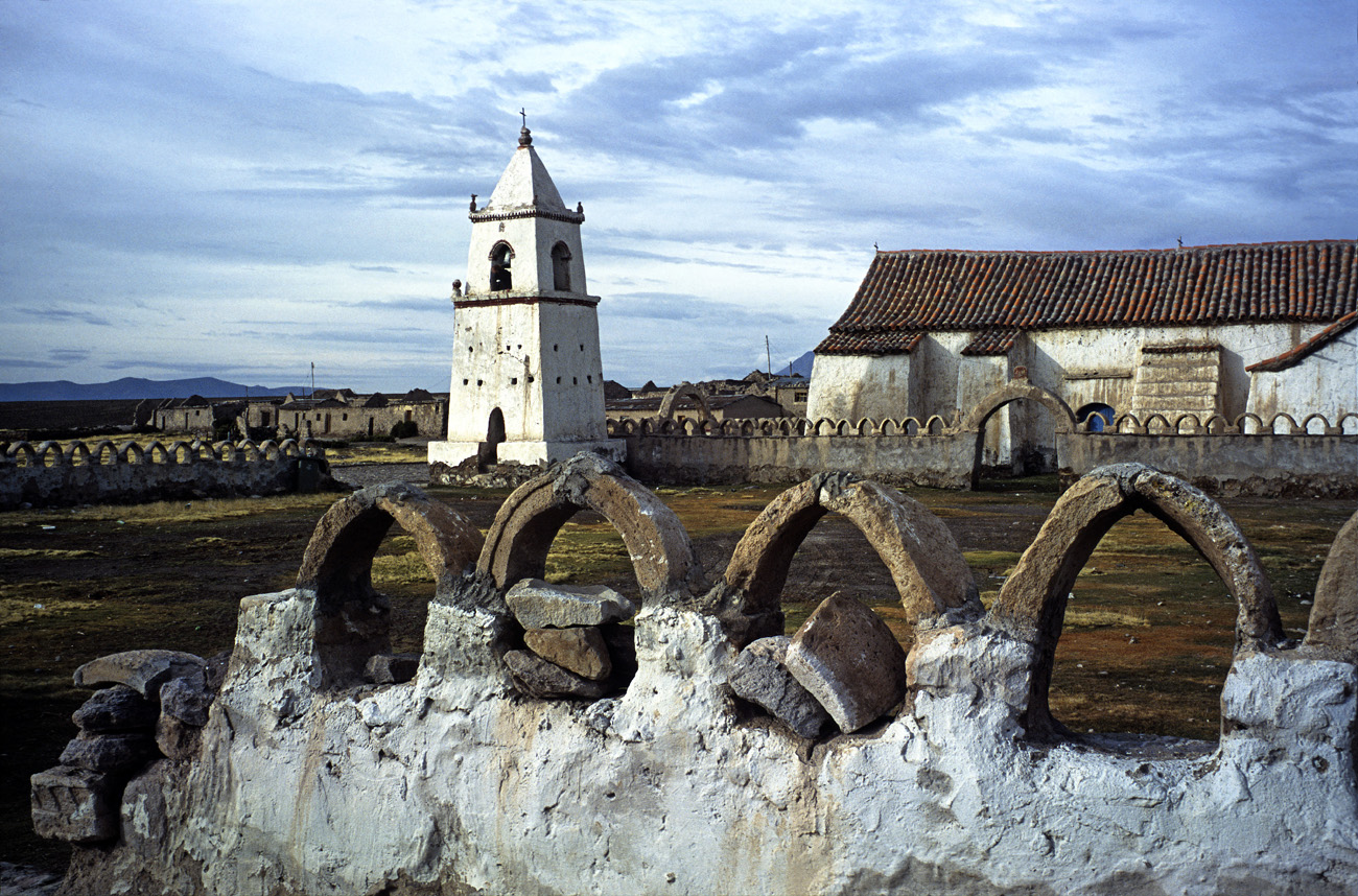 chi_2_35 eglise isluga.jpg - Cordillère Nord Isluga l'église magnifique d'Isluga